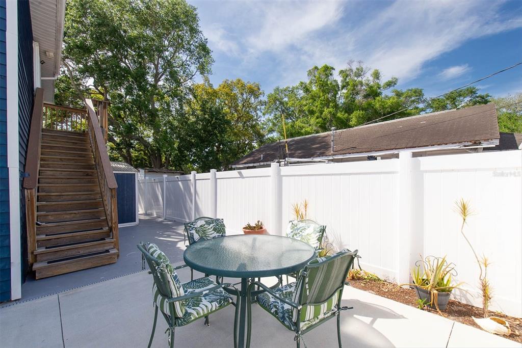 819 10th Street Southwest Largo, FL 33770 - Photo 72 of 85 a view of a outdoor seating area