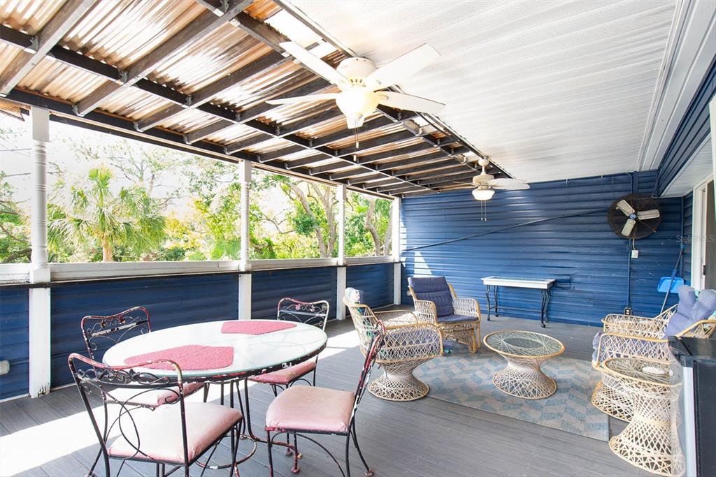 819 10th Street Southwest Largo, FL 33770 - Photo 84 of 85 a view of a outdoor seating area