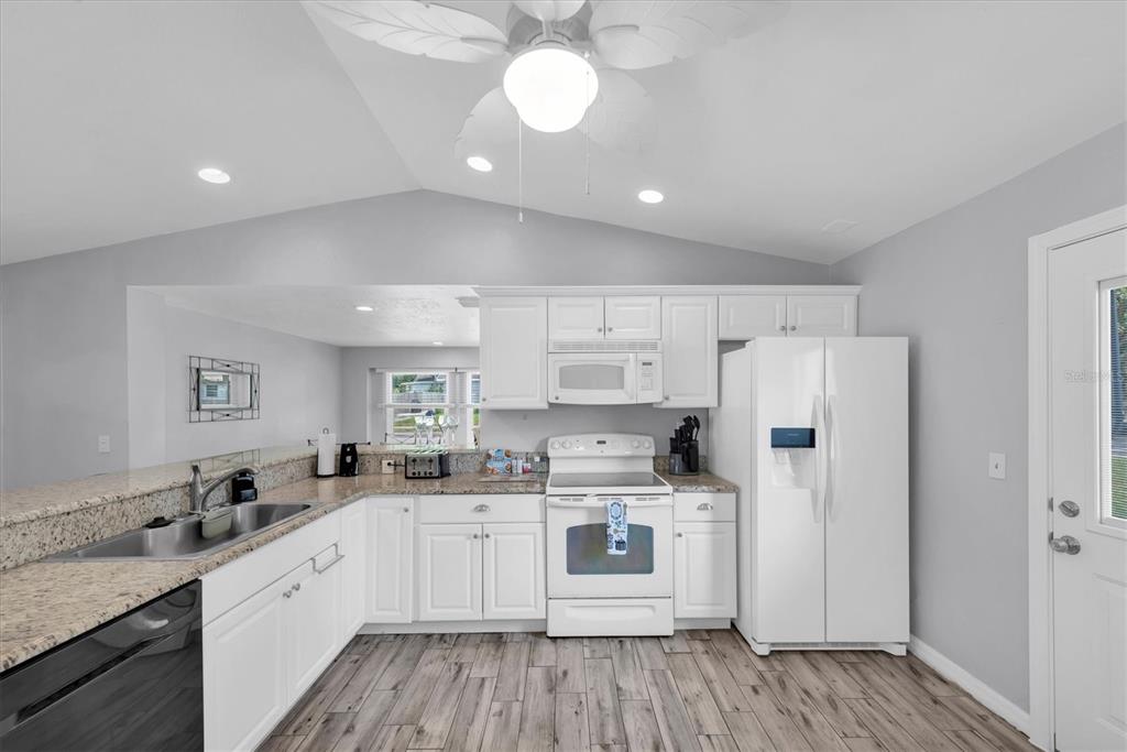 819 10th Street Southwest Largo, FL 33770 - Photo 10 of 85