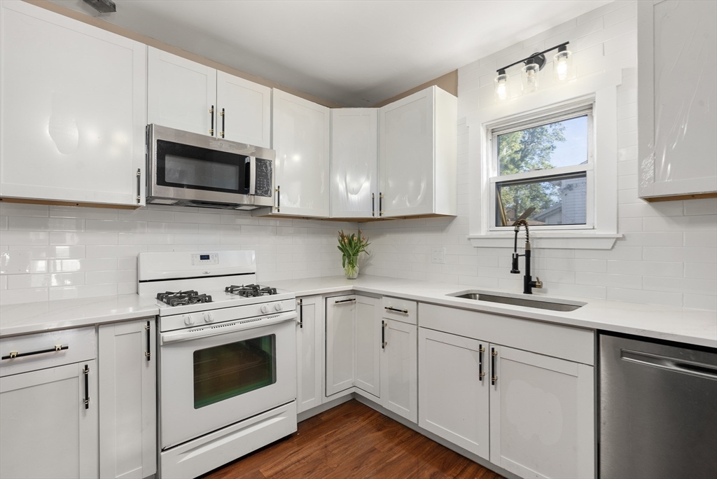 8 Wilmont Street Springfield, MA 01108 - Photo 11 of 30