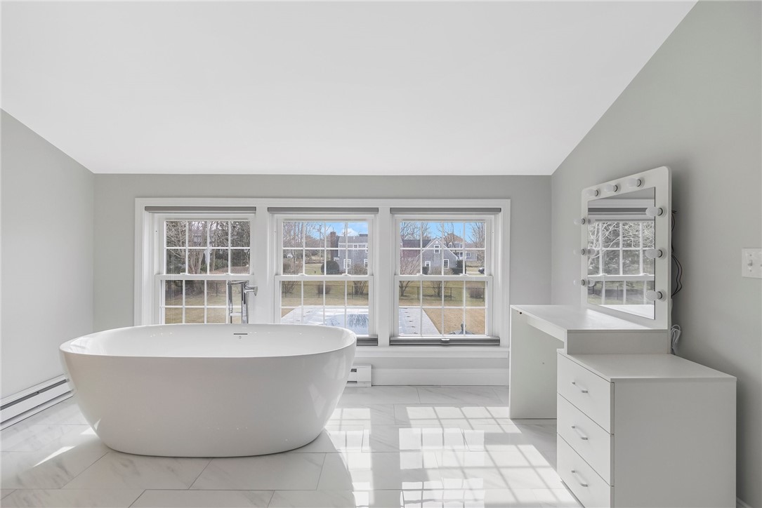 53 River Run Middletown, RI 02842 - Photo 22 of 33