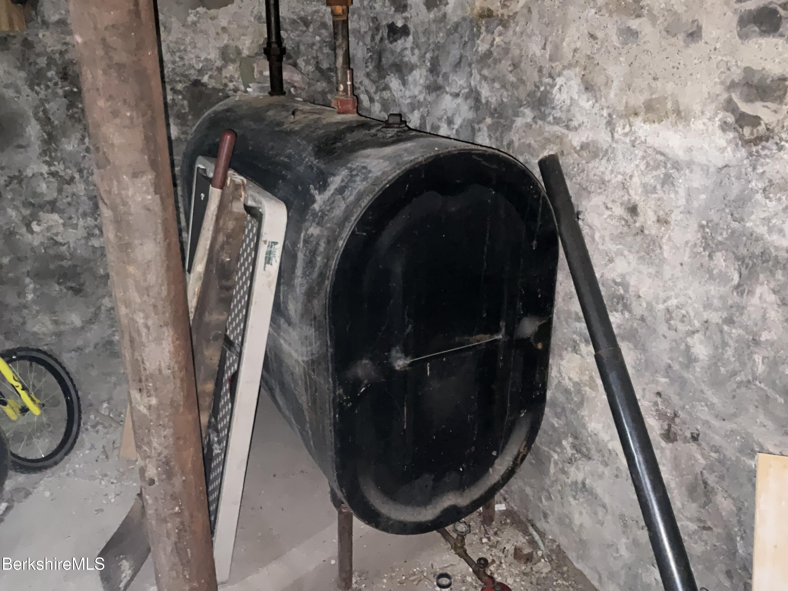 13 Goodrich Street Pittsfield, MA 01201 - Photo 4 of 8 IMG_4664