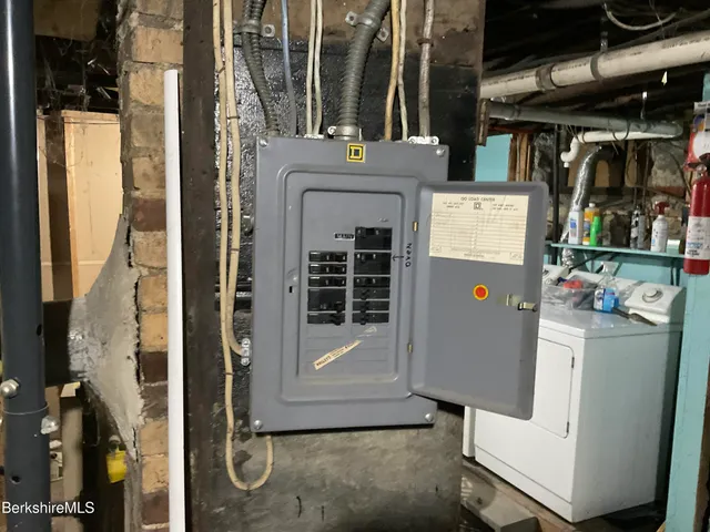 $249,900 | 13 Goodrich Street, Pittsfield, MA 01201