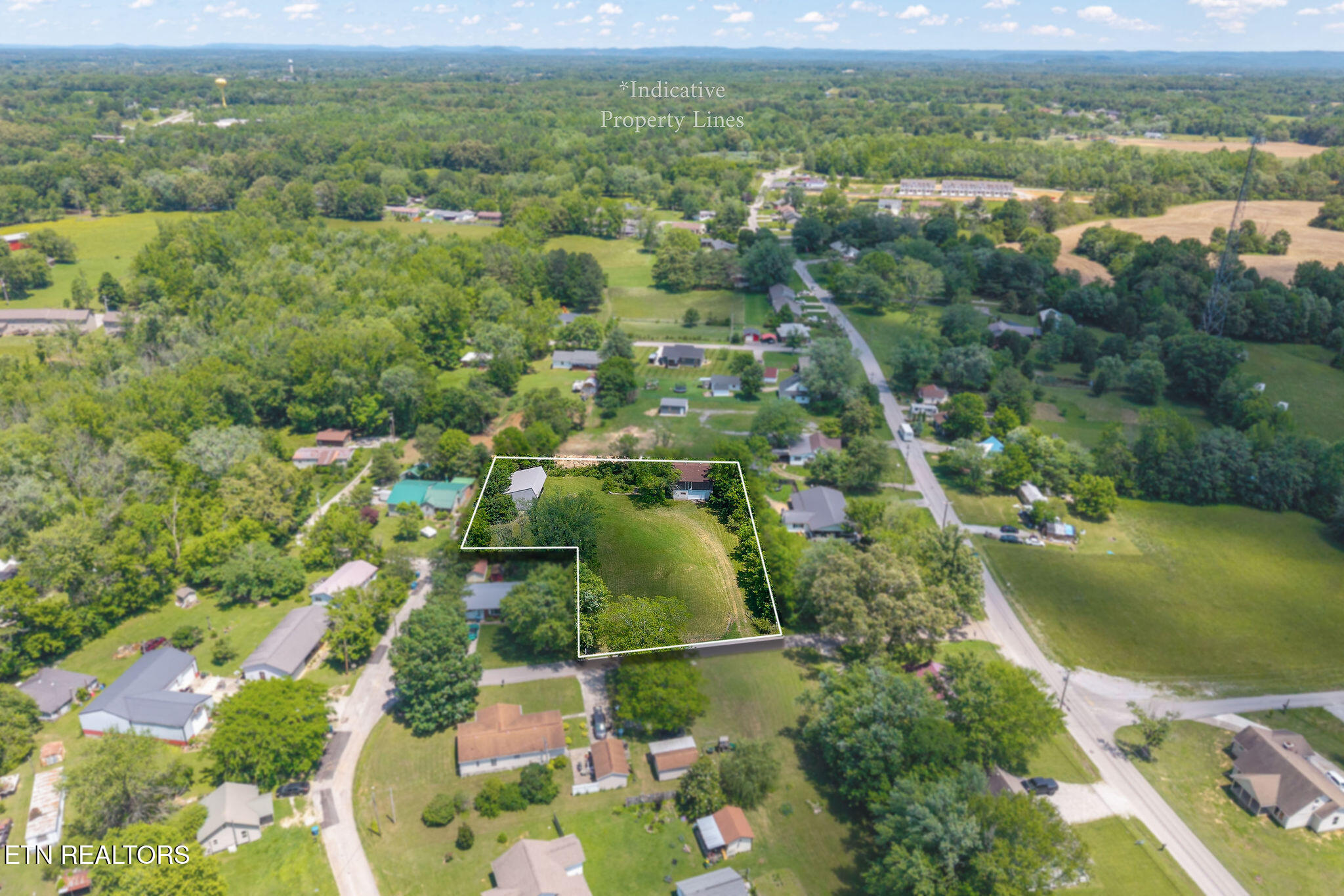 214 5th Avenue North Baxter, TN 38544 - Photo 11 of 20 DJI_20250522132511_0077_D-Edit
