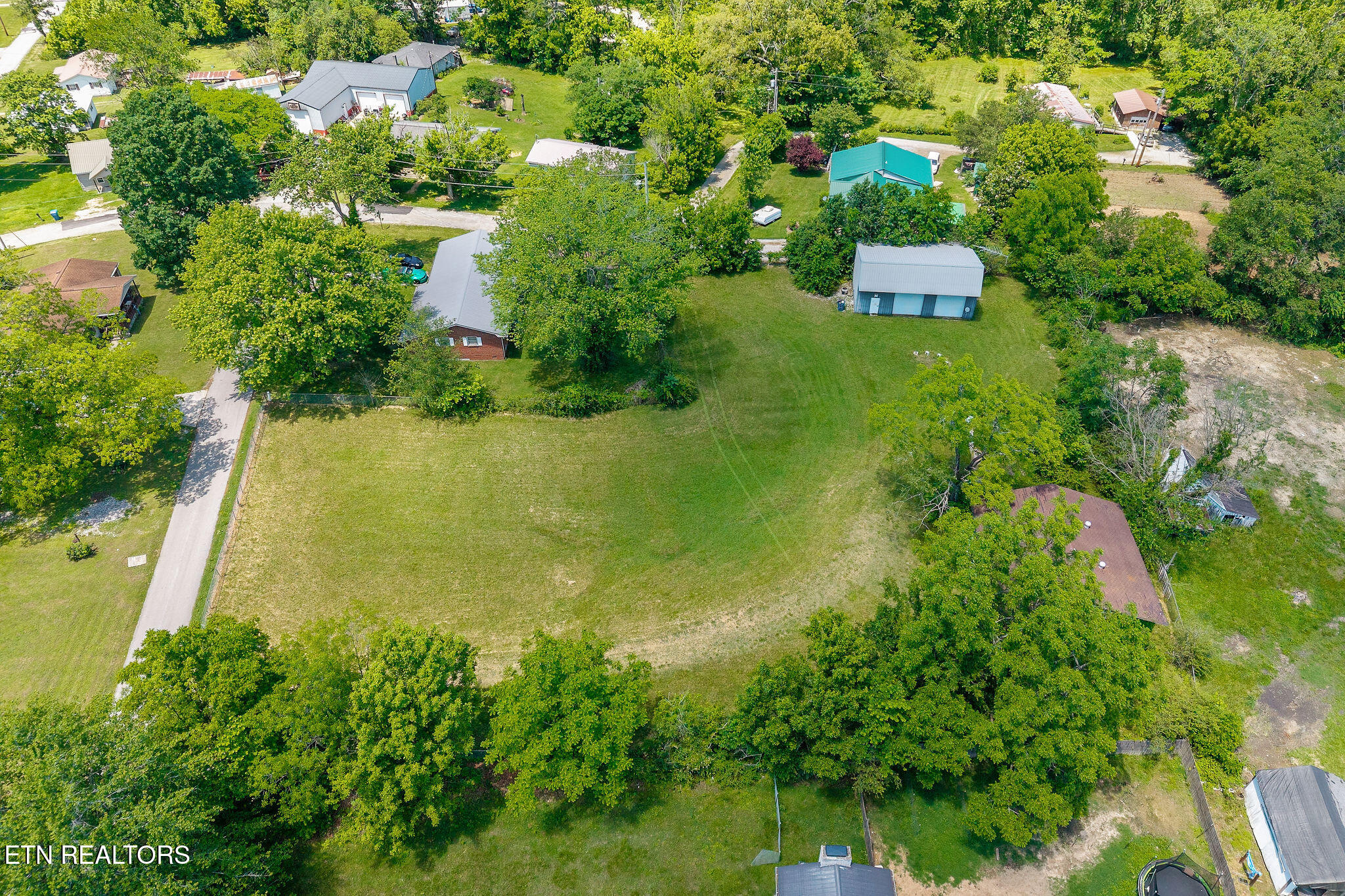 214 5th Avenue North Baxter, TN 38544 - Photo 14 of 20 DJI_20250522132712_0080_D
