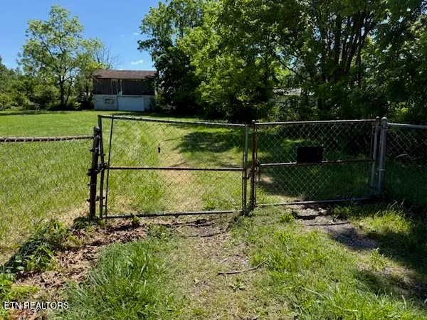 $137,500 | 214 5th Avenue North, Baxter, TN 38544