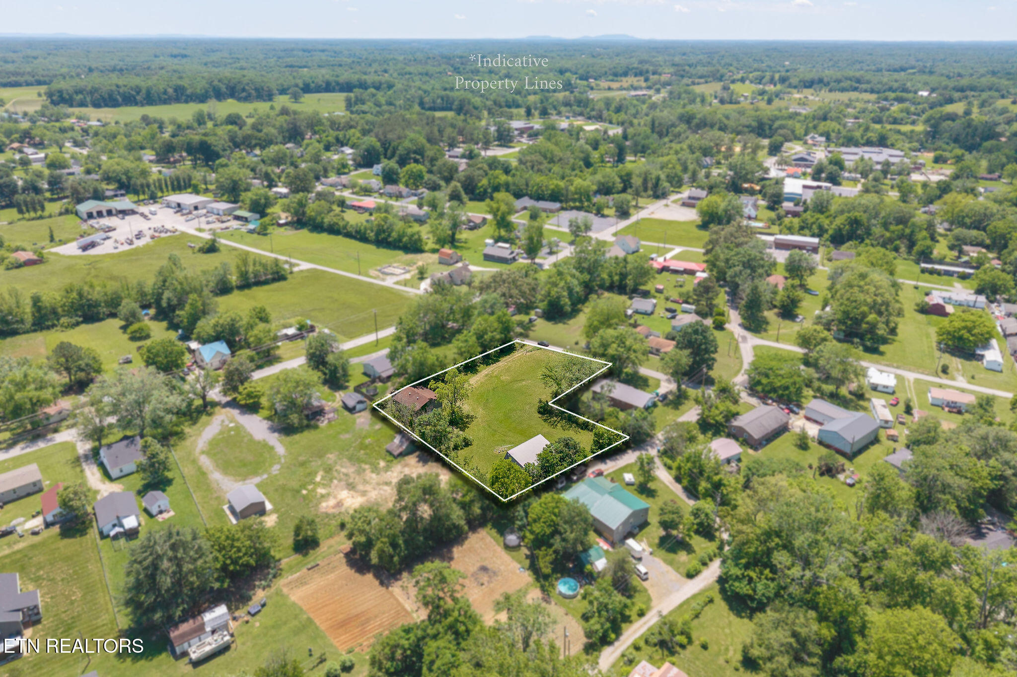 214 5th Avenue North Baxter, TN 38544 - Photo 7 of 20 DJI_20250522132304_0074_D-Edit
