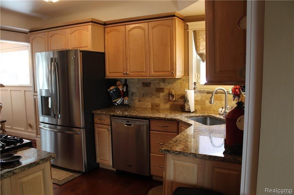 10120 Allen Road Allen Park, MI 48101 - Photo 4 of 41 GetMedia-5.jpg