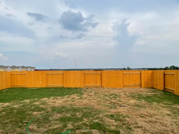 $1,850 | 18812 Speculator Lane, Elgin, TX 78621
