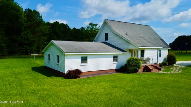 $405,000 | 1791 Dover Fort Barnwell Road, Dover, NC 28526