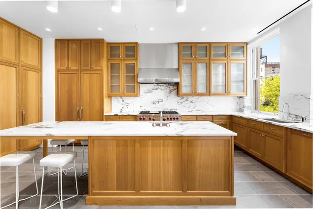 $6,995,000 | 555 West End Avenue, Unit 4W | Upper West Side