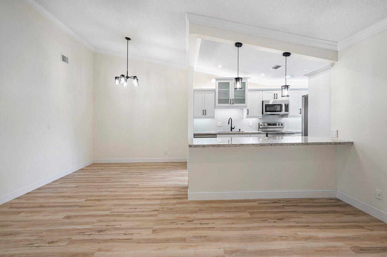 840 Lago Road Delray Beach, FL 33445 - Photo 5 of 39 005-840LagoRoad-DelrayBeach-FL-33445-SMA