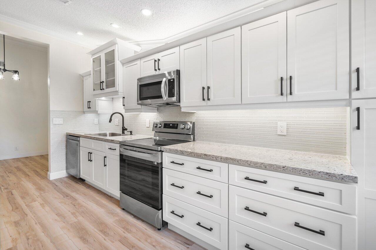 840 Lago Road Delray Beach, FL 33445 - Photo 7 of 39 007-840LagoRoad-DelrayBeach-FL-33445-SMA