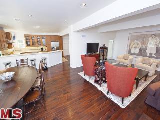 511 West Rustic Road Santa Monica, CA 90402 - Photo 1 of 1