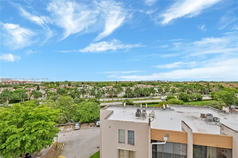 $1,800 | 9682 Fontainebleau Boulevard, Unit 714, Miami, FL 33172