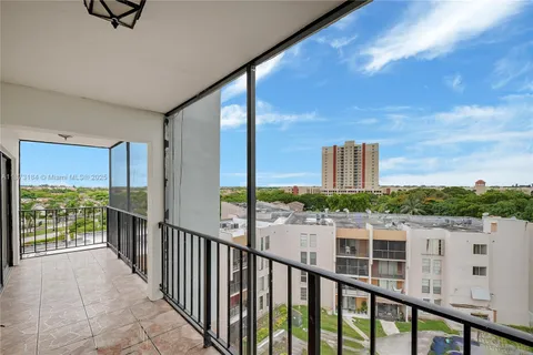 $1,800 | 9682 Fontainebleau Boulevard, Unit 714, Miami, FL 33172
