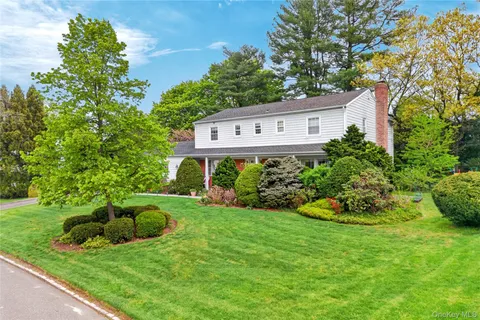 $2,498,000 | 58 Hummingbird Drive, East Hills, NY 11576