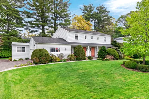 $2,498,000 | 58 Hummingbird Drive, East Hills, NY 11576