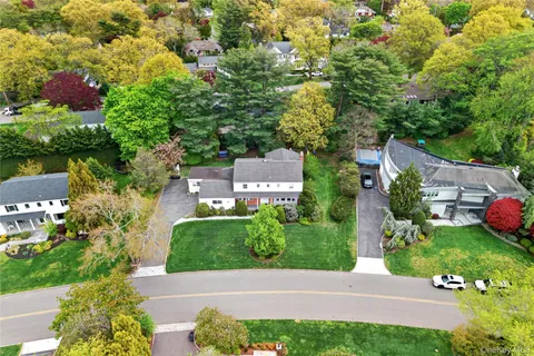 $2,498,000 | 58 Hummingbird Drive, East Hills, NY 11576