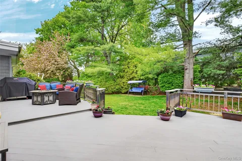 $2,498,000 | 58 Hummingbird Drive, East Hills, NY 11576