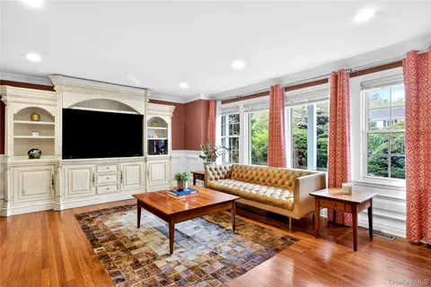 $2,498,000 | 58 Hummingbird Drive, East Hills, NY 11576