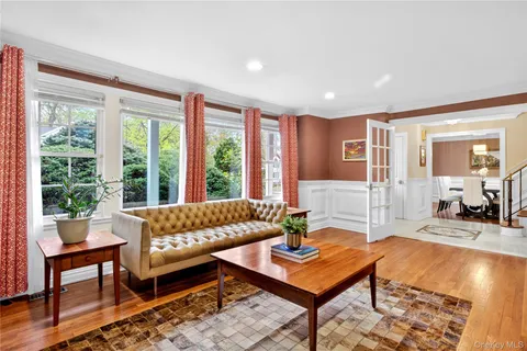 $2,498,000 | 58 Hummingbird Drive, East Hills, NY 11576