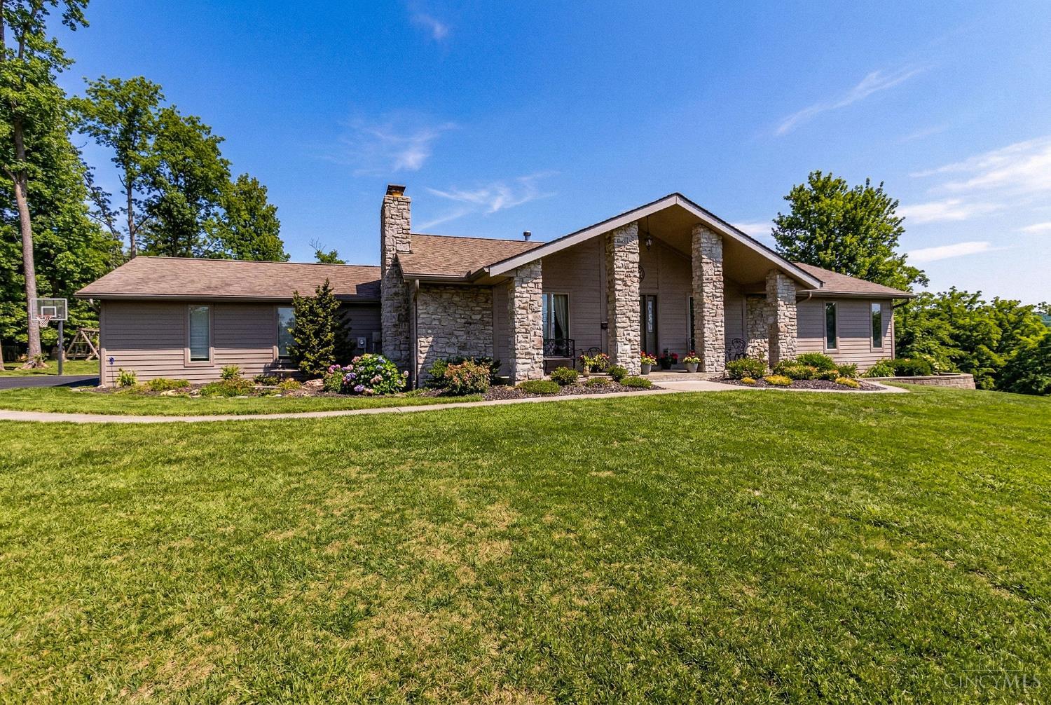 1634 Hine Road Hamilton, OH 45013 - Photo 4 of 59 Gallery Image 4