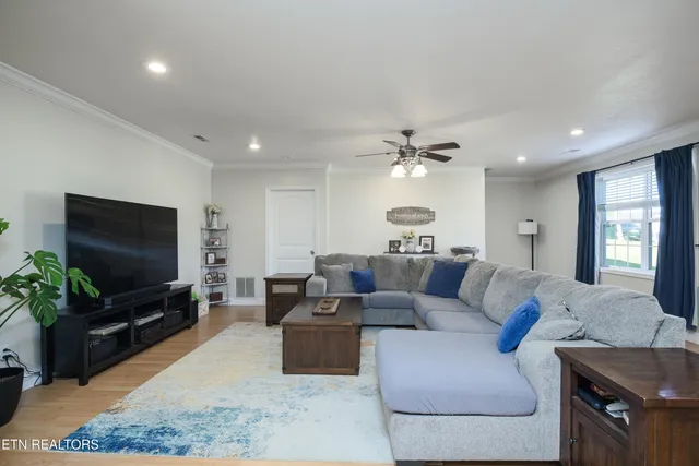 $324,500 | 297 Parks Circle, Harrogate, TN 37752