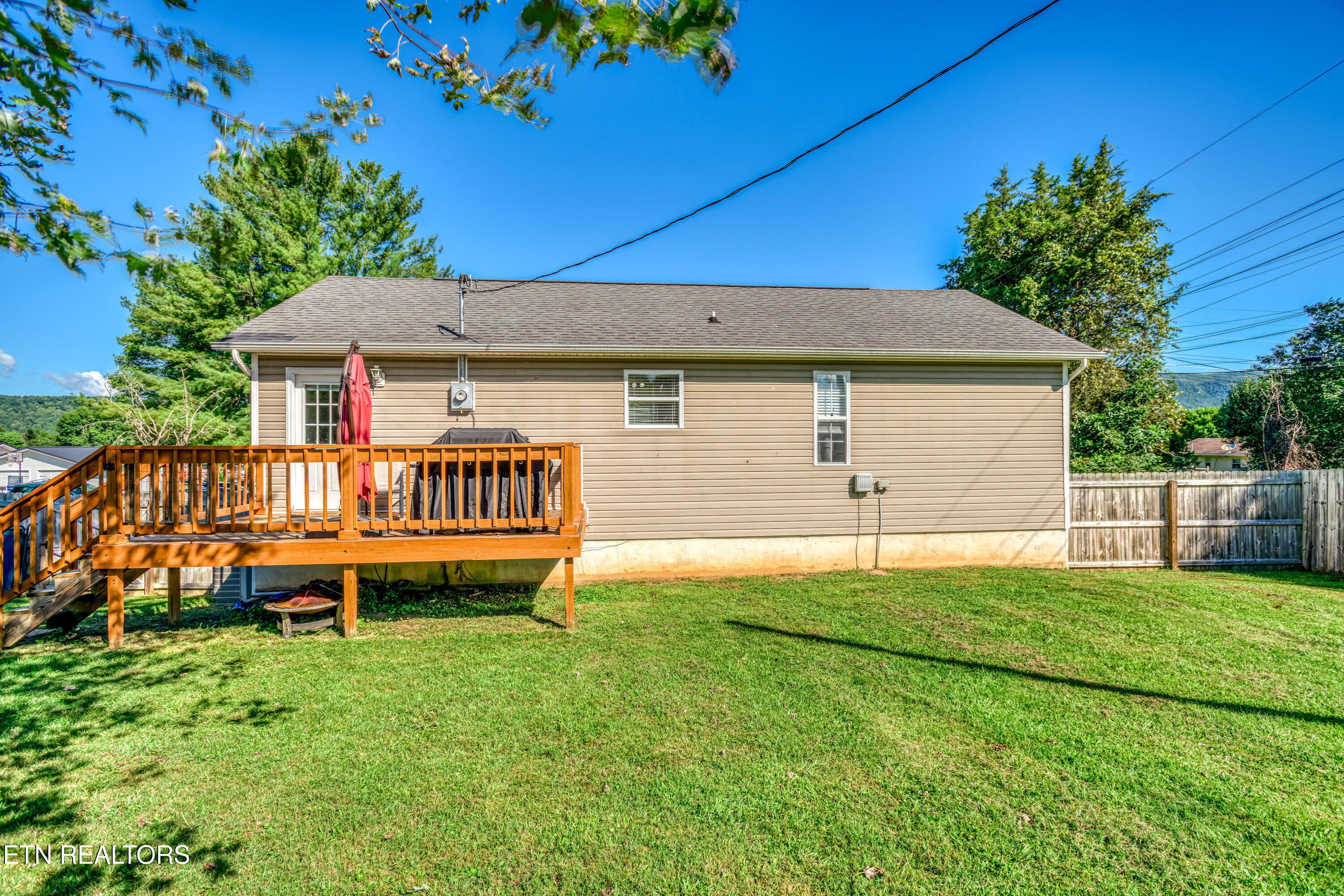 297 Parks Circle Harrogate, TN 37752 - Photo 23 of 30 297 Parks Cir-0028