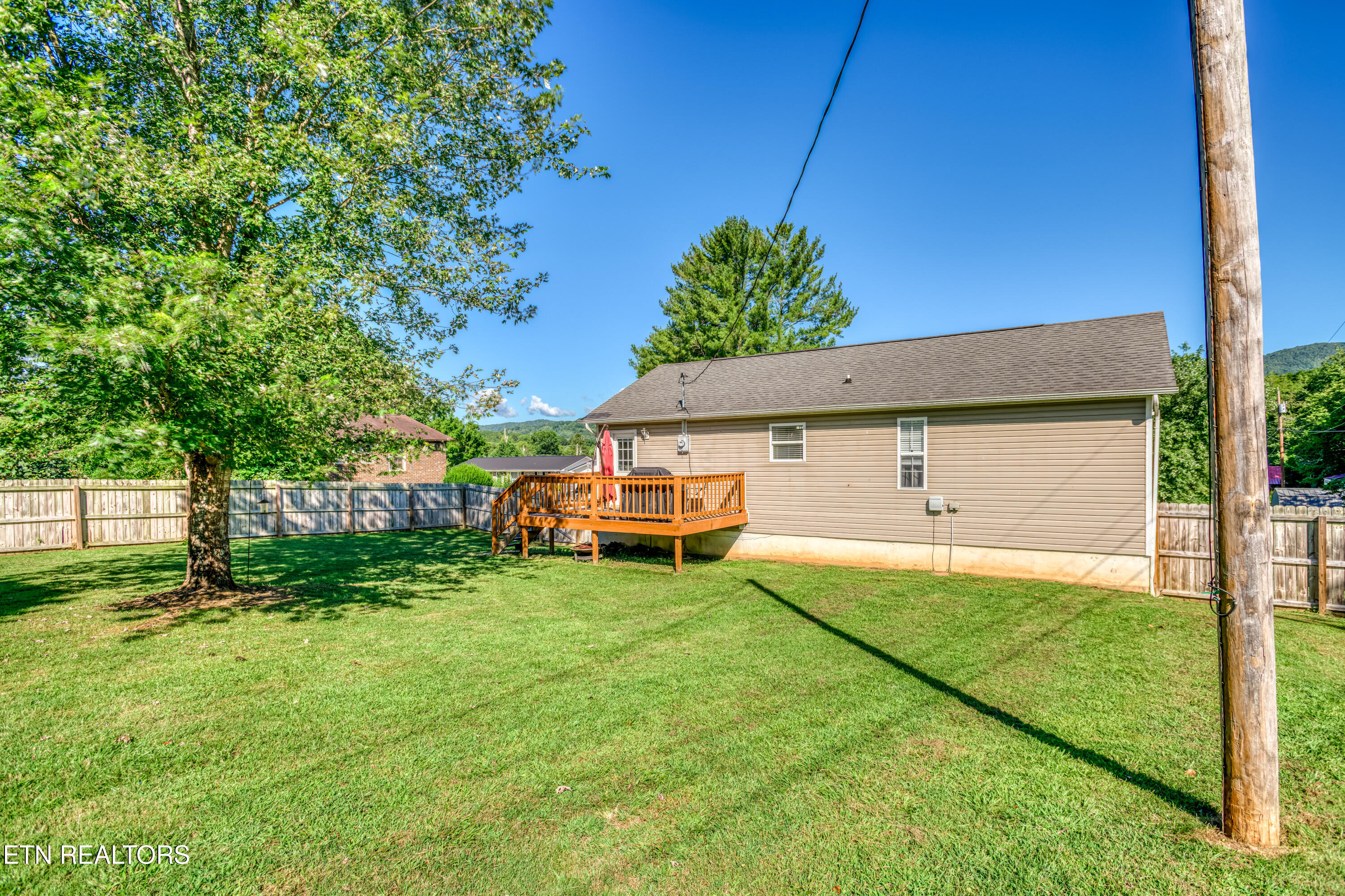 297 Parks Circle Harrogate, TN 37752 - Photo 24 of 30 297 Parks Cir-0026
