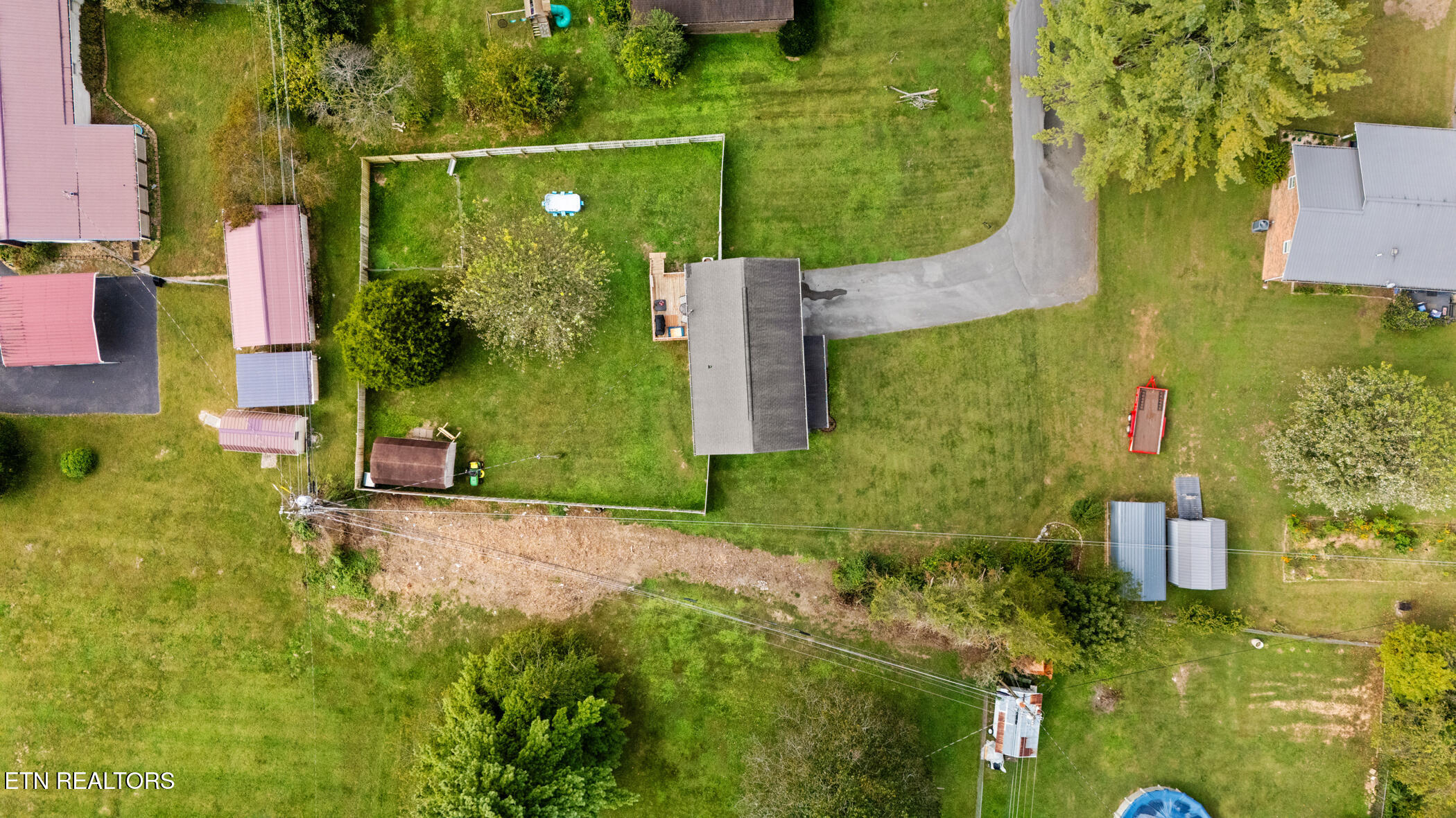 297 Parks Circle Harrogate, TN 37752 - Photo 30 of 30 DJI_20251006113203_0675_D