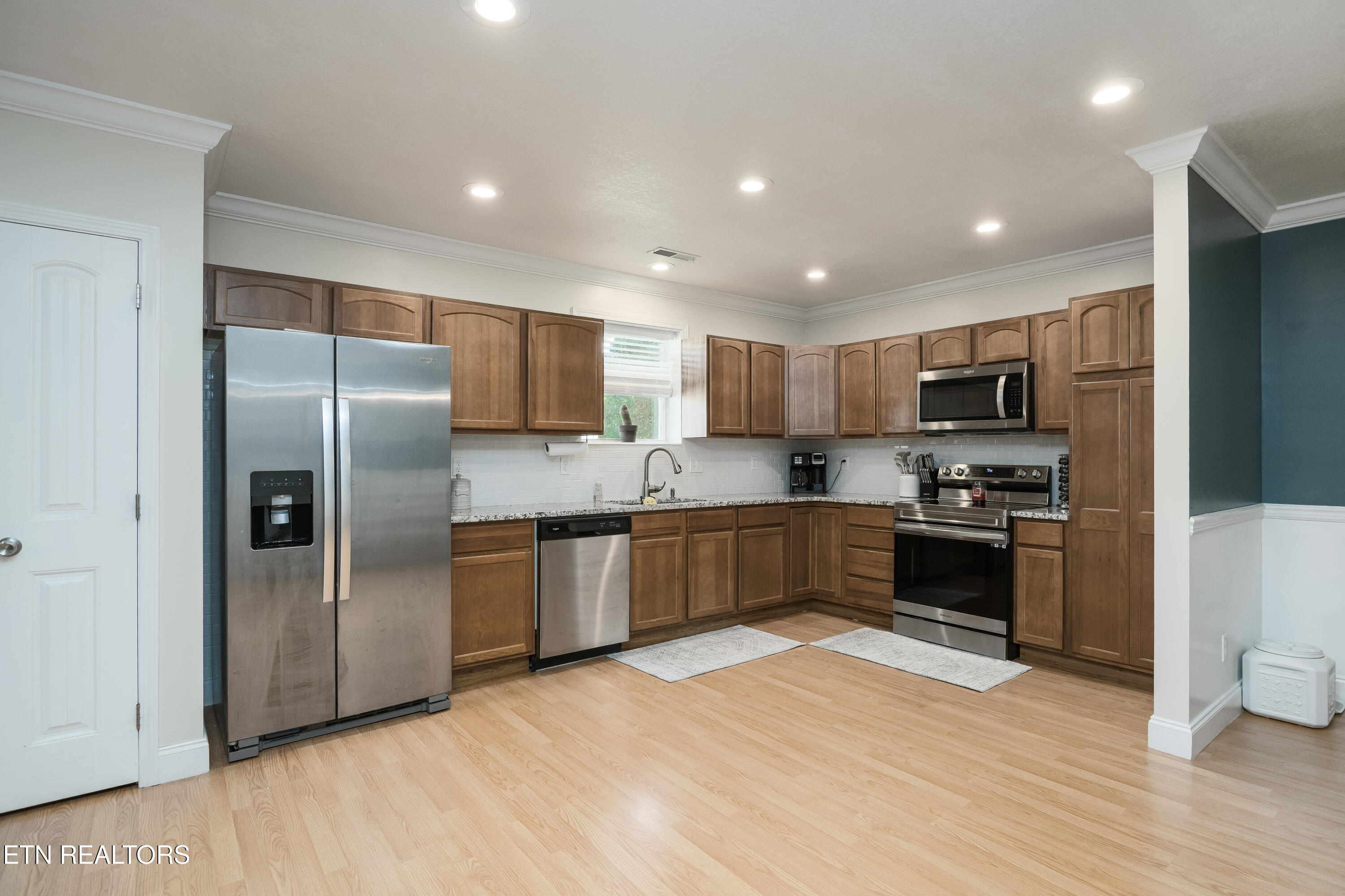 297 Parks Circle Harrogate, TN 37752 - Photo 8 of 30 297 Parks Cir-0010