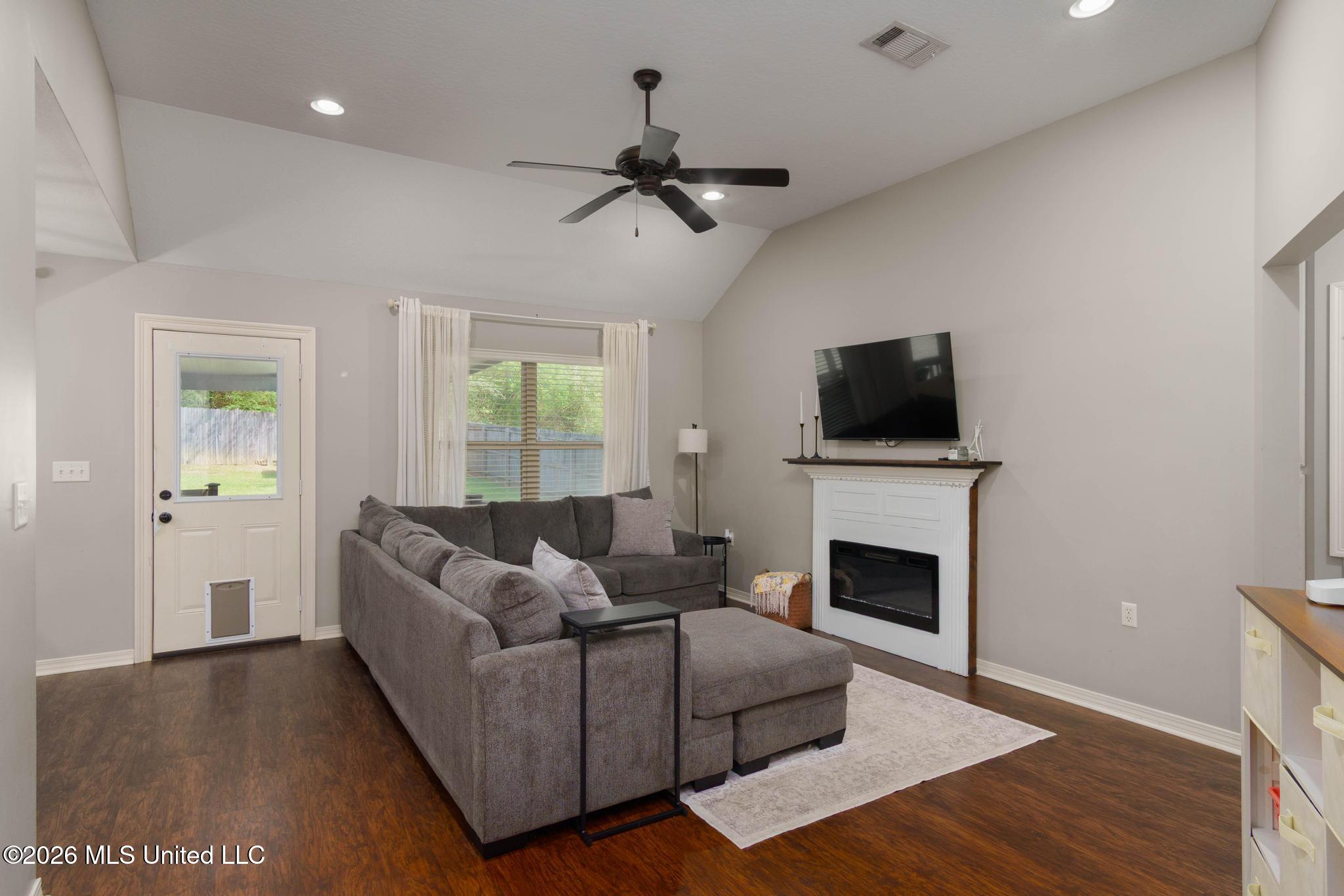 59 Hemingway Drive Sumrall, MS 39482 - Photo 2 of 21 59 Hemingway Drive-2