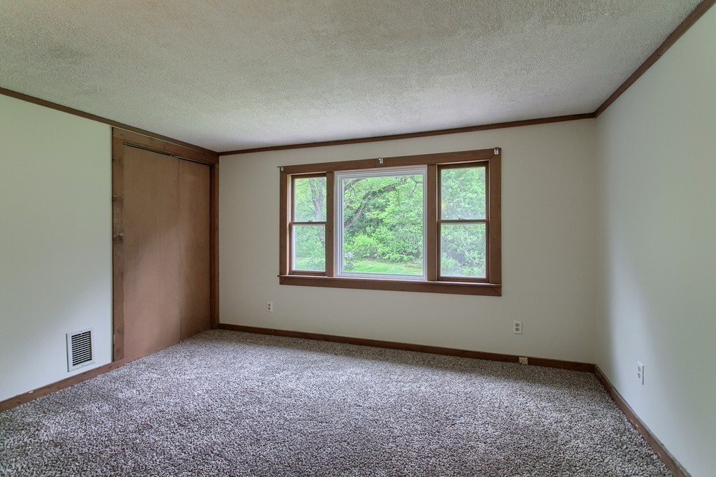 727 Worcester Road Barre, MA 01005 - Photo 16 of 27