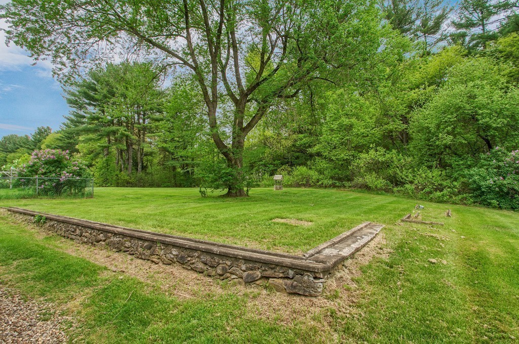 727 Worcester Road Barre, MA 01005 - Photo 5 of 27