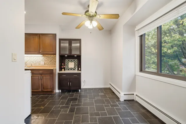 $339,900 | 1341 Greenwillow Lane, Unit C, Glenview, IL 60025