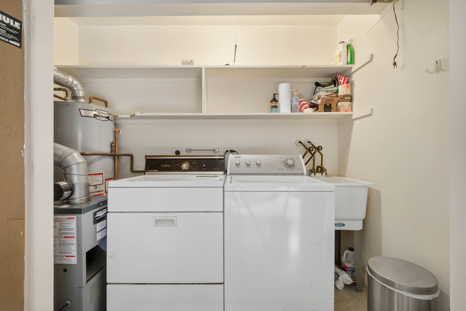 1341 Greenwillow Lane, Unit C Glenview, IL 60025 - Photo 23 of 28 a utility room with dryer and washer