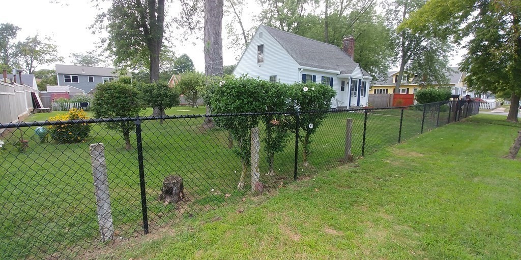 220 Denver Street Springfield, MA 01109 - Photo 2 of 7