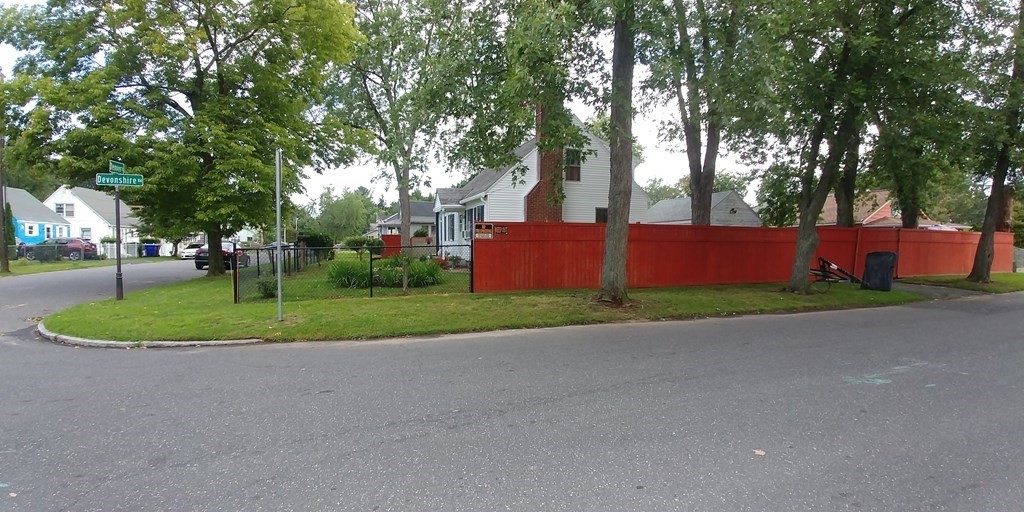 220 Denver Street Springfield, MA 01109 - Photo 4 of 7