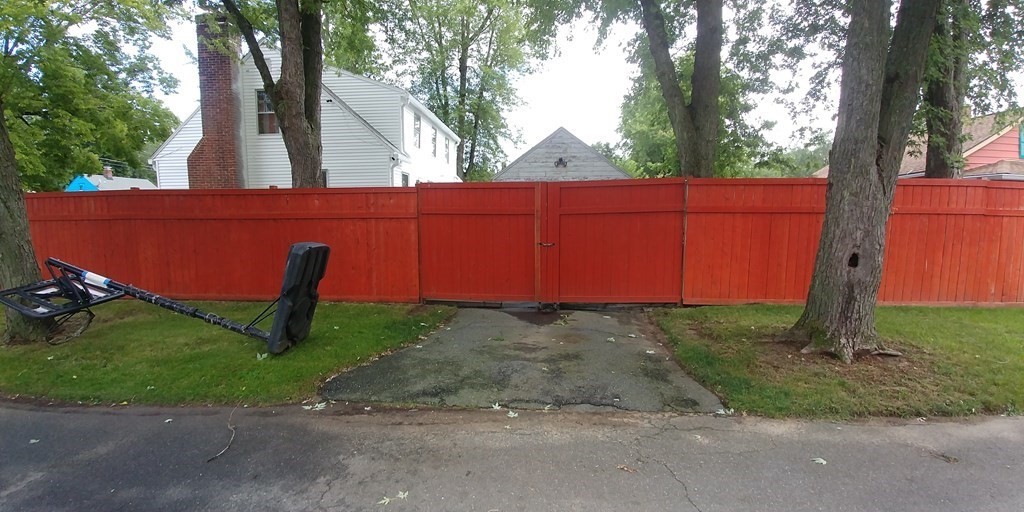 220 Denver Street Springfield, MA 01109 - Photo 5 of 7