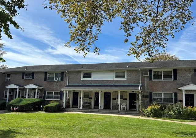 $399,900 | 82-34 Langdale Street, Unit 142A | Floral Park