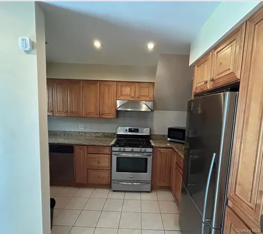 $399,900 | 82-34 Langdale Street, Unit 142A | Floral Park