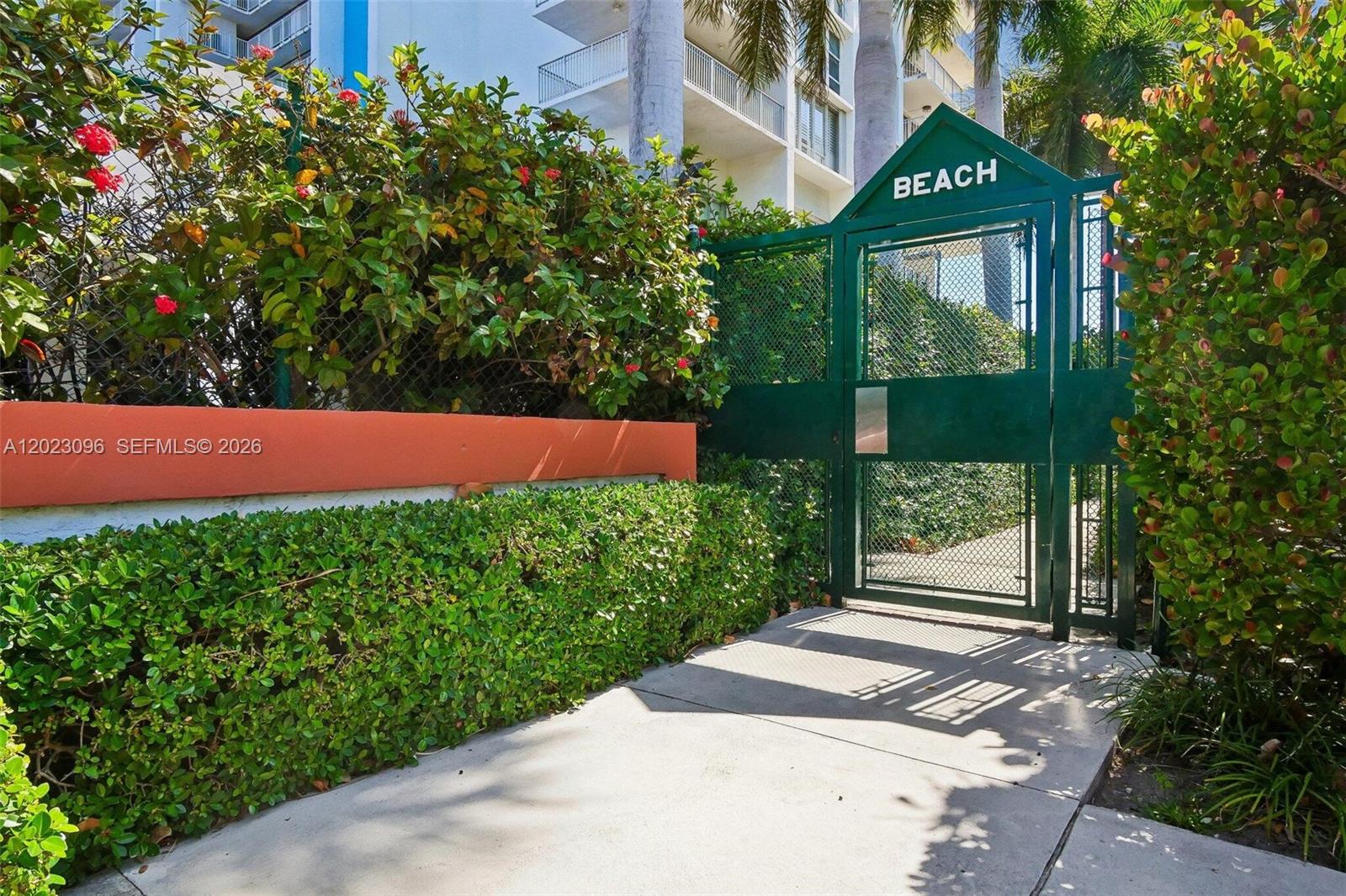 425 Grapetree Drive, Unit 211 Key Biscayne, FL 33149 - Photo 27 of 31