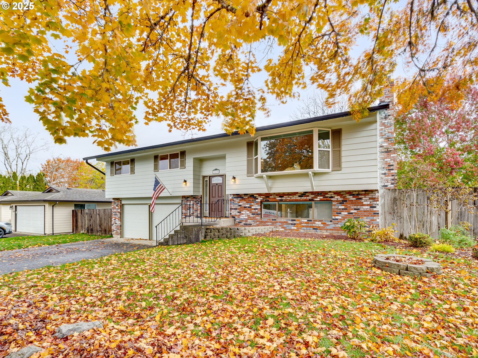 a house view with a outdoor space
