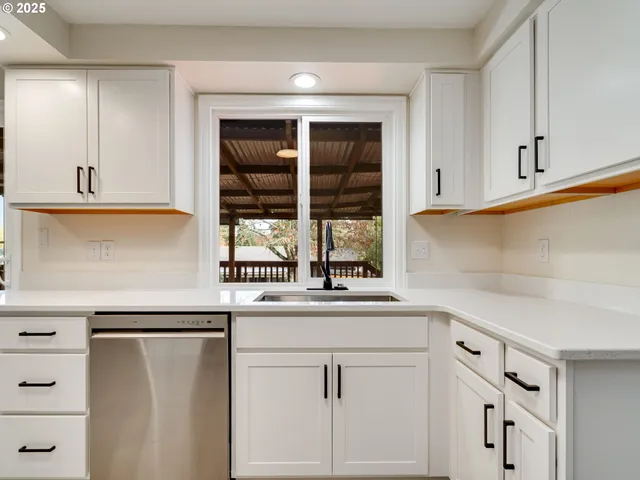 $575,000 | 5820 Southwest 206th Avenue, Beaverton, OR 97078