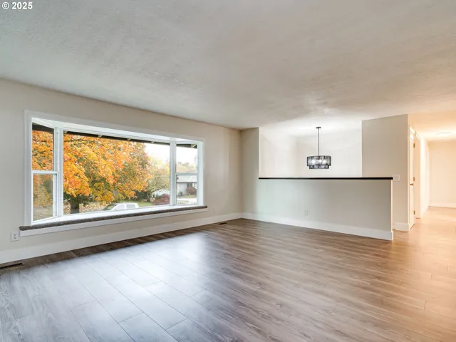 $575,000 | 5820 Southwest 206th Avenue, Beaverton, OR 97078