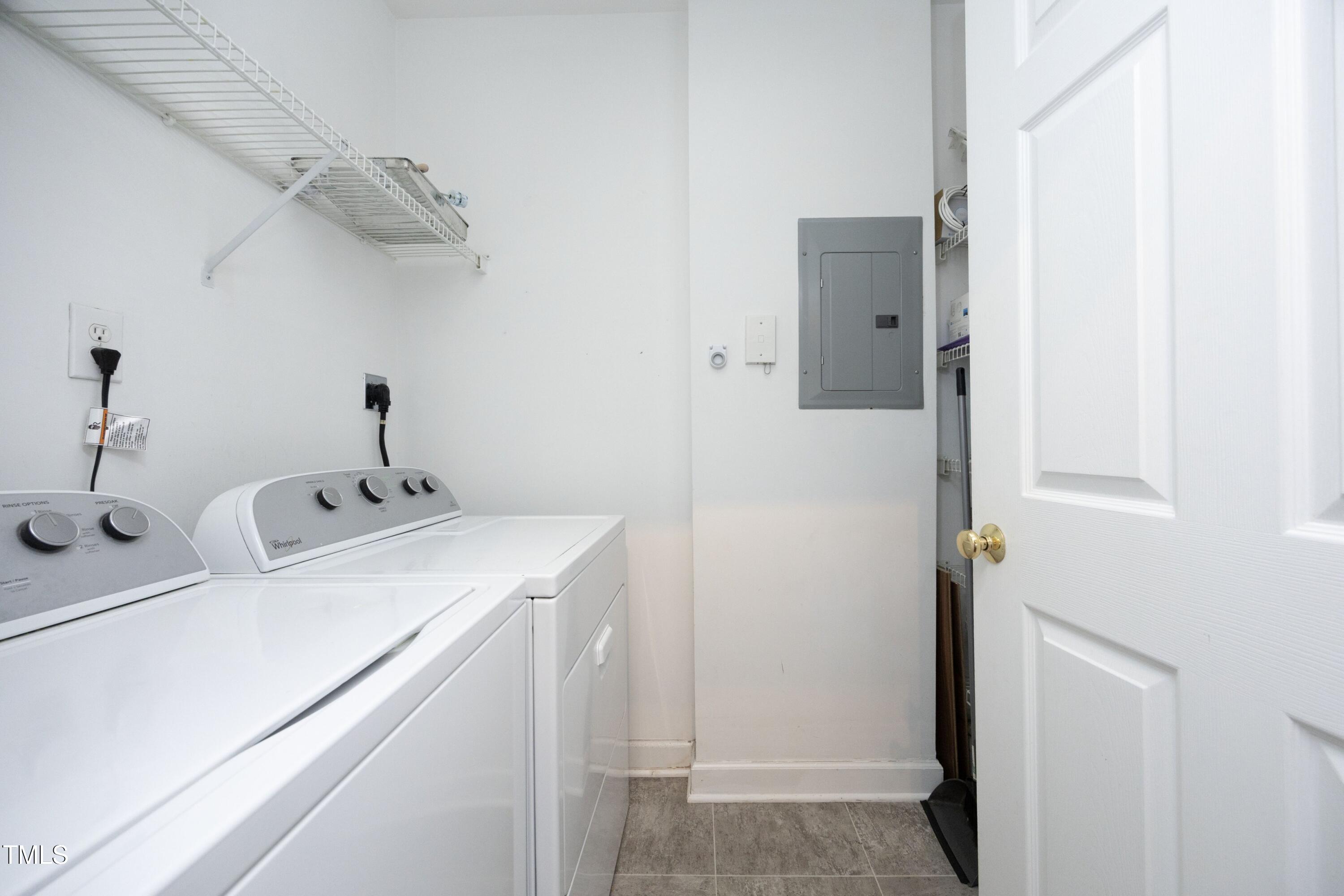 200 South Dawson Street, Unit 209 Raleigh, NC 27601 - Photo 20 of 44 20LaundryRoom