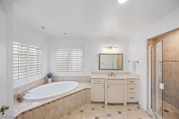 $1,195,000 | 425 Lake Murex Circle, Sanibel, FL 33957