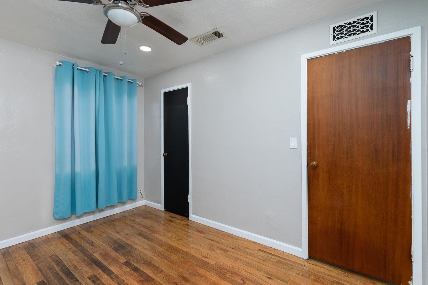 266 East Linden Avenue Reedley, CA 93654 - Photo 17 of 31