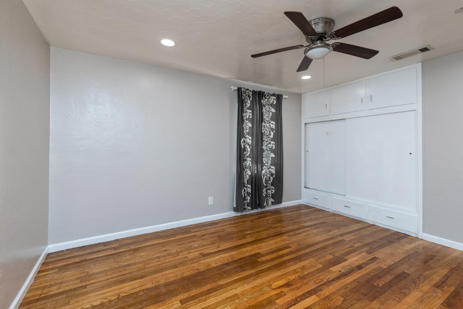 266 East Linden Avenue Reedley, CA 93654 - Photo 20 of 31